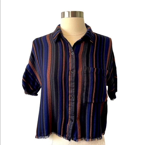 cloth & stone Tops - Cloth & Stone Button Down Shirt Size XS